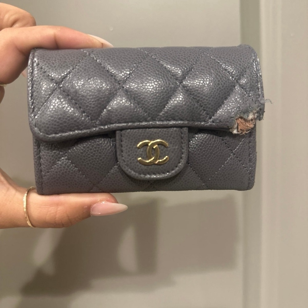 Chanel Caviar Flap Wallet Gray with Gold Hardware